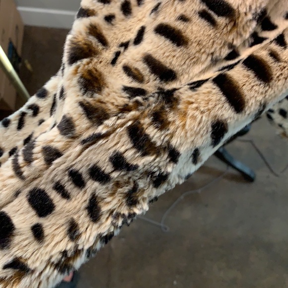 Faux fur leopard jacket - Picture 6 of 8